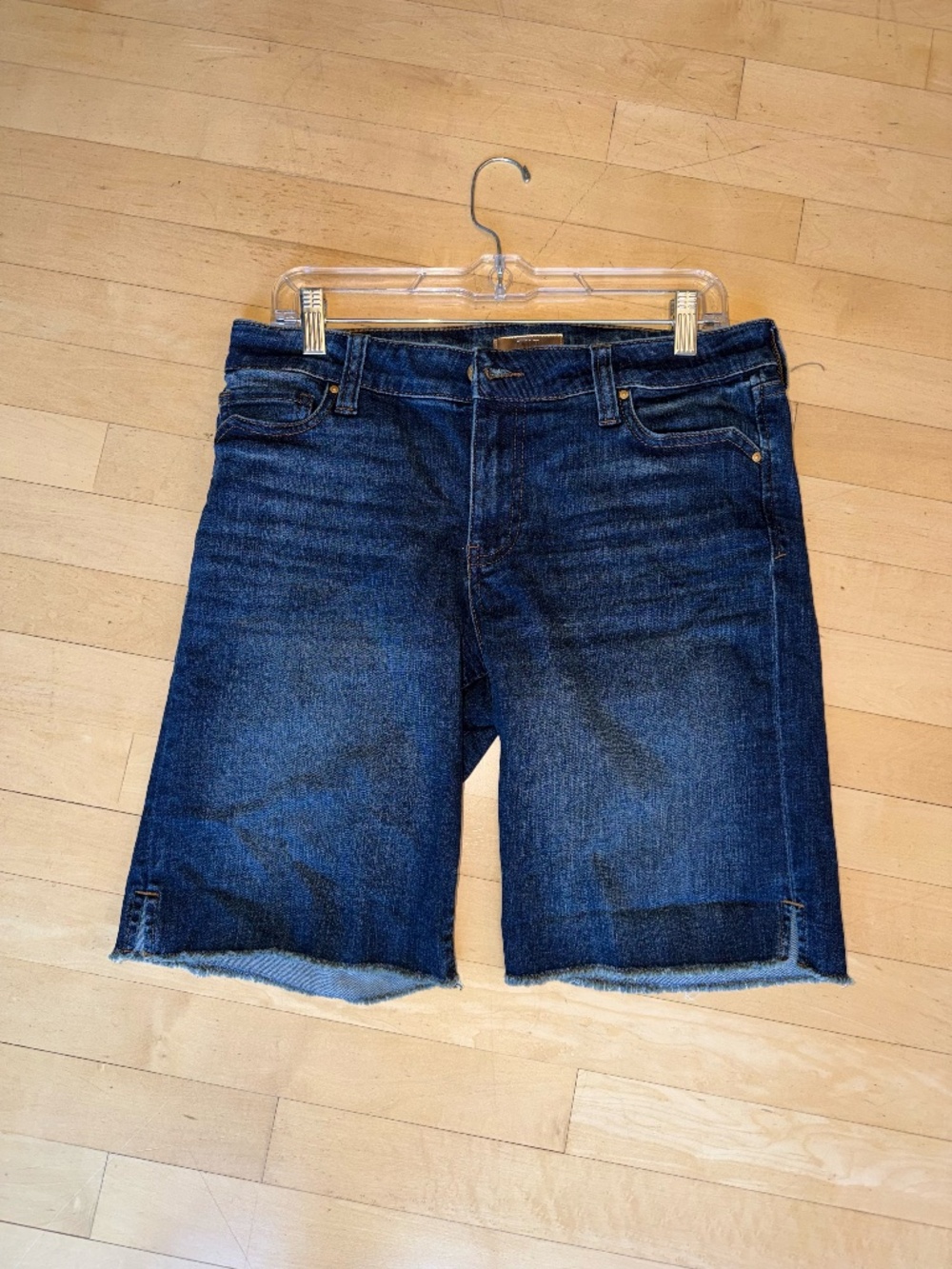 Kut from the Kloth Natalie Bermuda short, 8, CB2656 - Picture 2 of 3